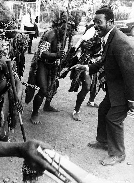 King Goodwill Zwelithini Zulu encouraging Zulu traditional dancers in September 1971.