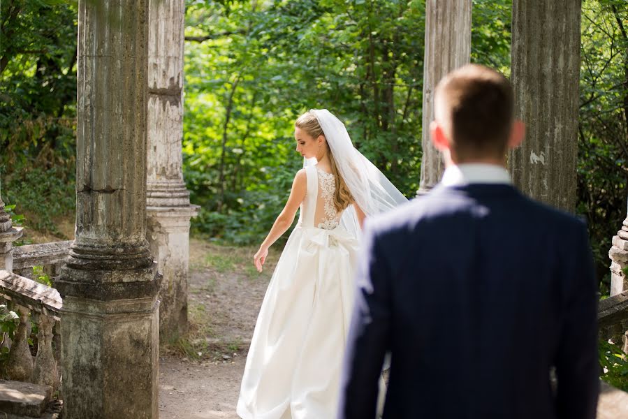 Fotógrafo de casamento Maksim Skitalec (ponomarev). Foto de 7 de outubro 2018