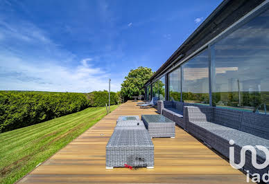 Maison avec piscine et terrasse 1