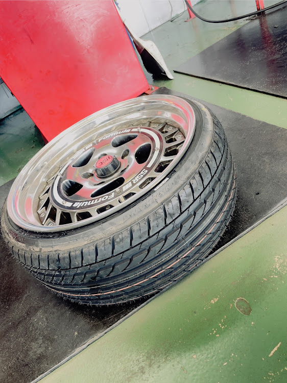 ミニ クロスオーバーのフロントフェンダーで魅せろ！・MINI R60 CROSSOVER・SSR wheel Formula AERO SPOKE・アロイ ツインスポーク・ブラック・バーニッシュド・タイヤ履き替え 87195kmに関するカスタム事例の投稿画像5枚目