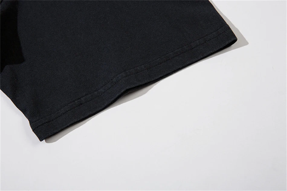 Camiseta de manga corta bordada para hombre, moda urbana. Frescura y estilo. Diseño único, ideal para looks casuales y modernos. Comodidad garantizada.