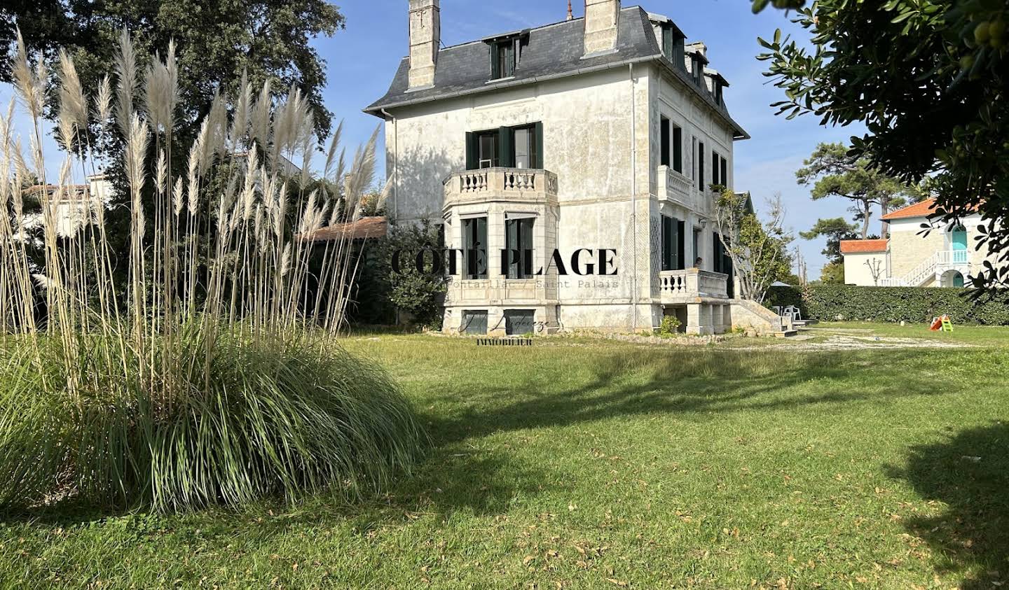 House with terrace Saint-Palais-sur-Mer