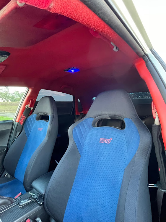 インプレッサ アネシスの純正流用・WRX流用・投稿の秋に関するカスタム事例の投稿画像3枚目