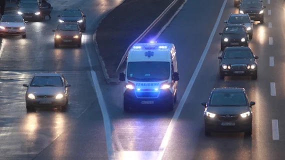 Saobraćajna nesreća kod Mosta na Adi, teško povređena osoba preminula u Urgentnom centru