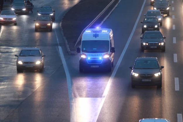 Dve saobraćajne nezgode noćas u Beogradu, jedna osoba lakše povređena