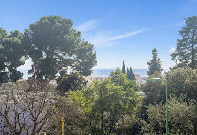 Appartement avec terrasse et piscine 4