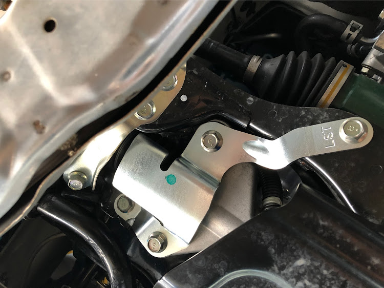 WRX S4のDIY・クランプスティフナーに関するカスタム事例の投稿画像1枚目