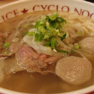 CYCLO 洛城牛肉粉