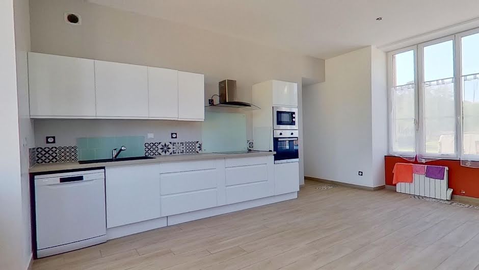 Location  appartement 4 pièces 150 m² à Les Essarts-le-Roi (78690), 1 950 €