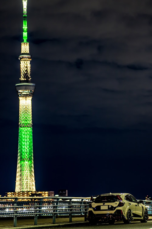 スイフトスポーツの12月にエントリーします・2022ベストショット・カレンダーに載ってみたいに関するカスタム事例の投稿画像2枚目