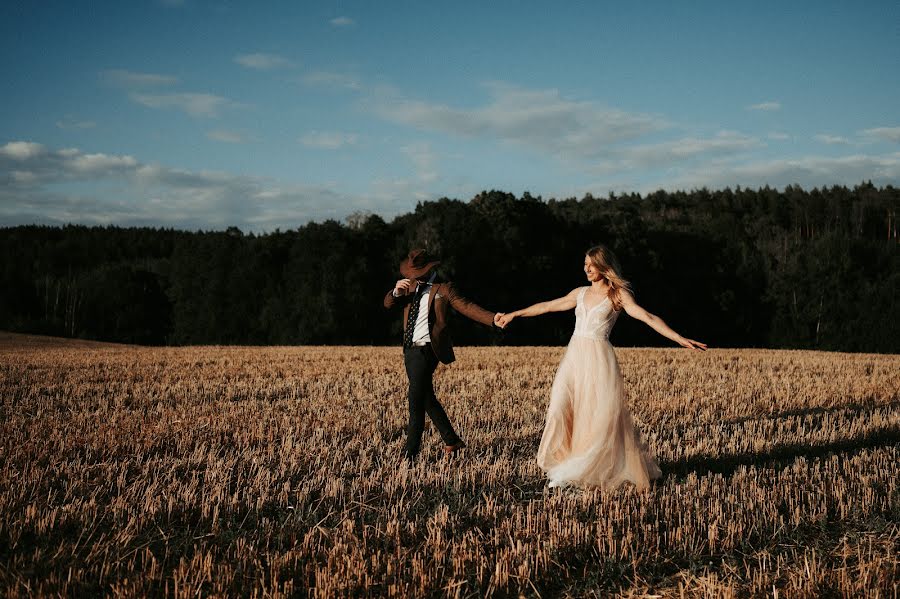 Fotógrafo de casamento Grzegorz Krupa (krupaizabelakr). Foto de 10 de agosto 2022