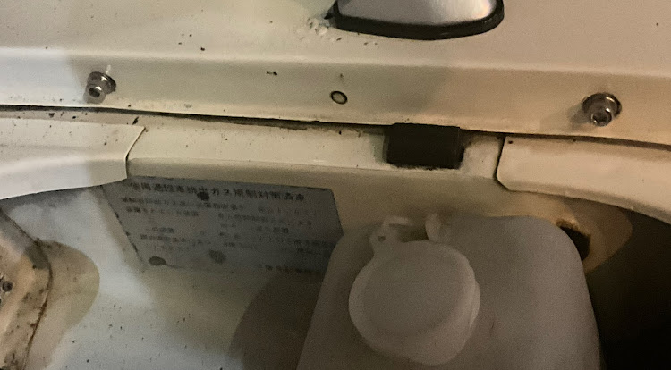 ブルーバードの510ブルーバード・DIY・エンブレム取付・ペダルゴム交換・シフトブーツカバー交換に関するカスタム事例の投稿画像6枚目