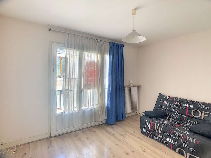 Location  appartement 1 pièce 26 m² à Orleans (45000), 431 €