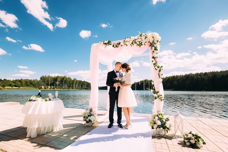 Fotógrafo de casamento Andrey Tkachuk (vippolzovatel). Foto de 4 de junho 2017