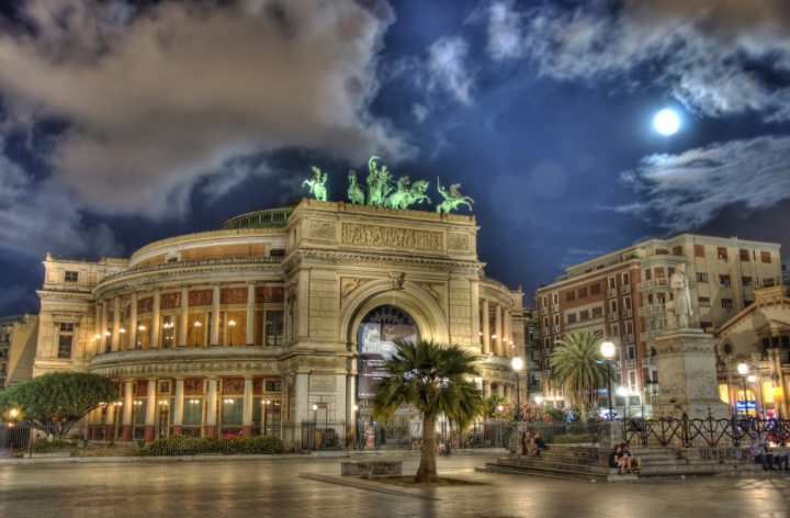 Politeama Notturno Palermo di Silvestri Fabio