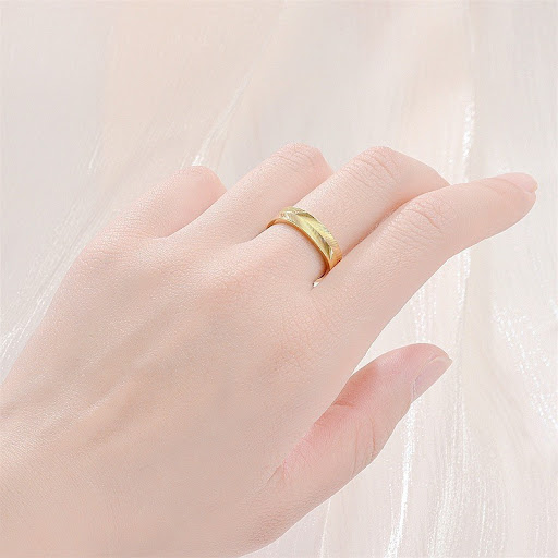 Title 1, Fashion Batch Flower Wave Feather Ring, a styli...