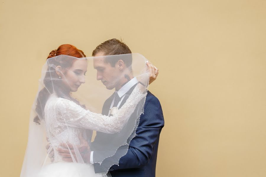 Fotógrafo de casamento Pavel Kalenchuk (yarphoto). Foto de 4 de setembro 2019