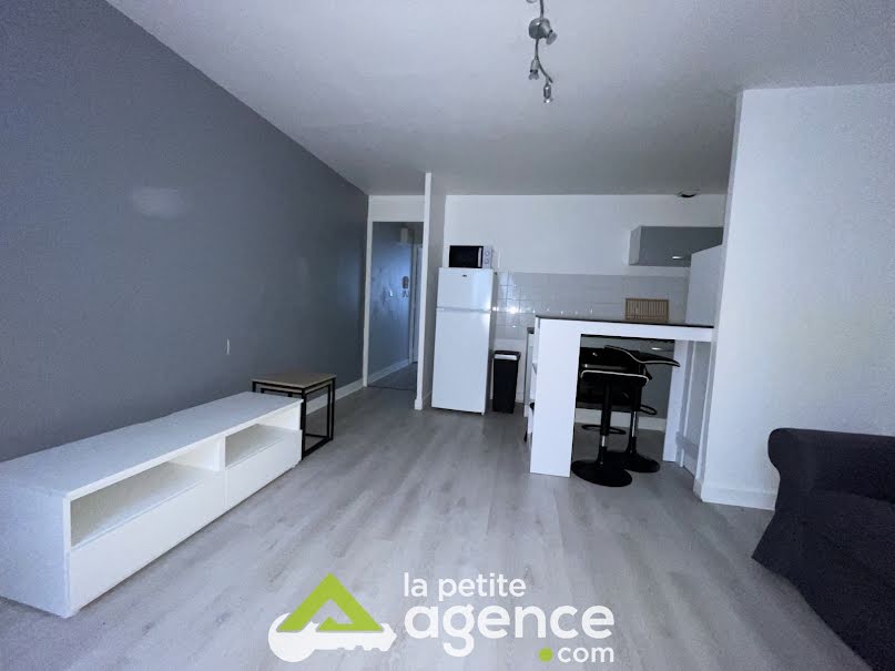 Location meublée appartement 2 pièces 40 m² à Bourges (18000), 540 €