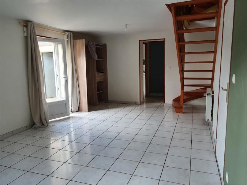 Location  maison 4 pièces 60 m² à Huberville (50700), 720 €