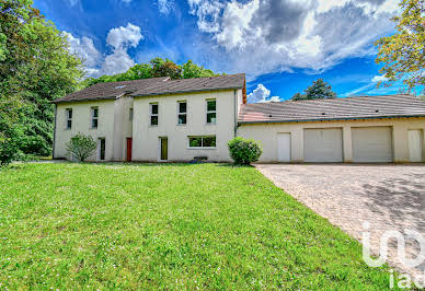 House with pool 2