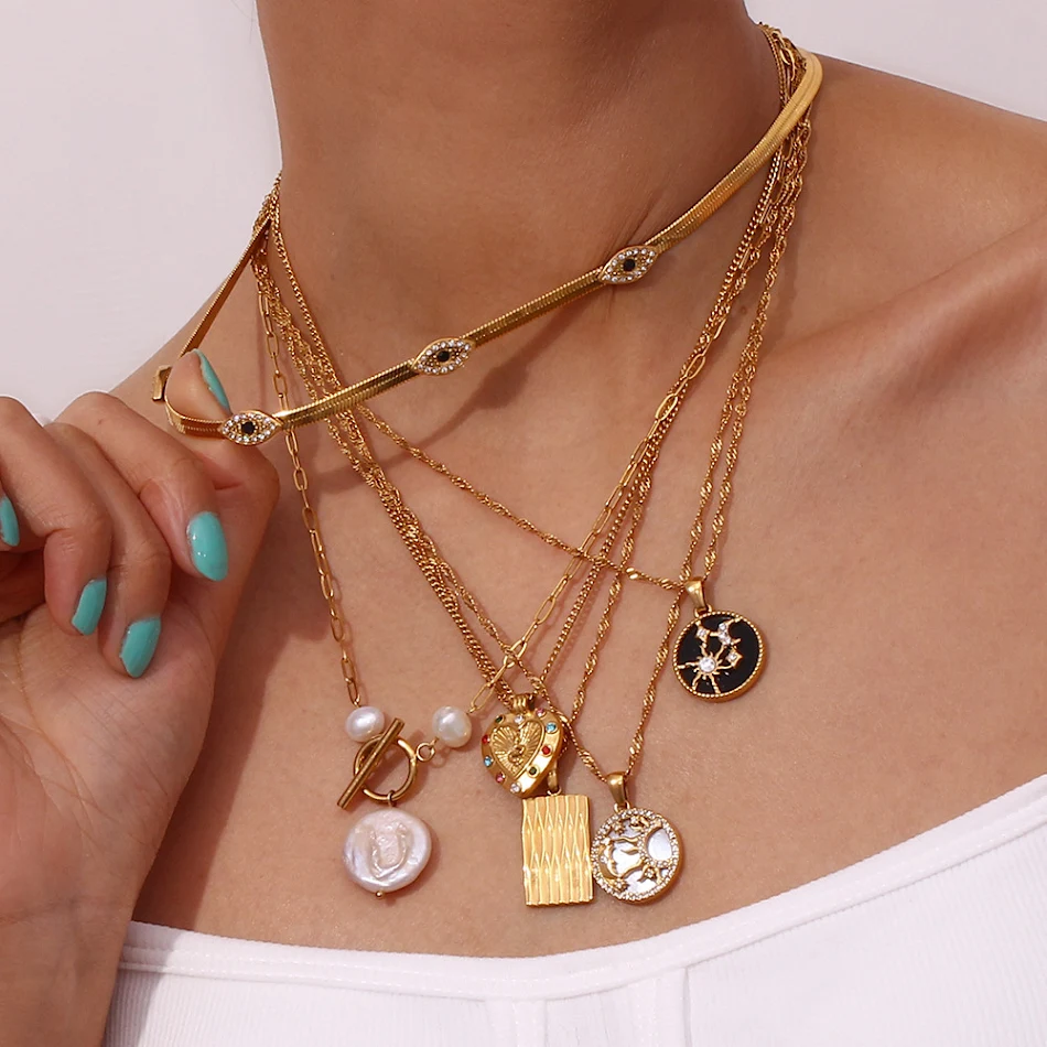 Modieuze en gepersonaliseerde retro titanium roestvrijstalen ketting. Laat je unieke stijl zien met deze stijlvolle en opvallende ketting.