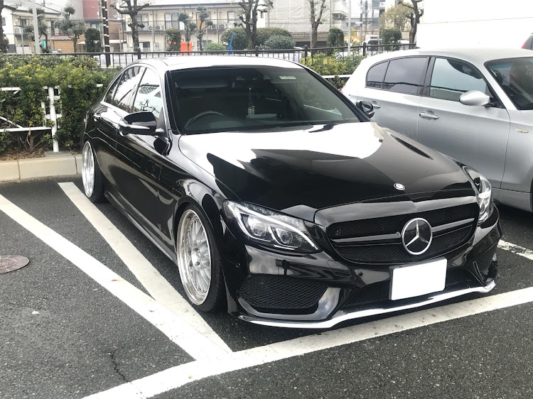 Cクラス セダンの純ベタに関するカスタム事例の投稿画像1枚目