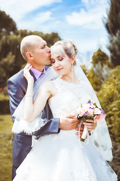 Fotógrafo de bodas Aleksandra Topekha (alexandrastudio). Foto del 8 de septiembre 2016