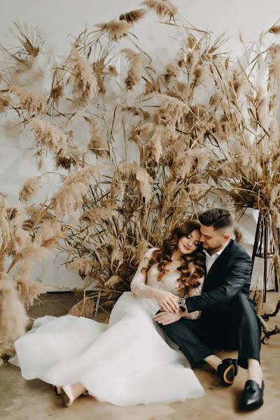 Wedding photographer Karina Ostapenko (karinaostapenko). Photo of 19 February 2020