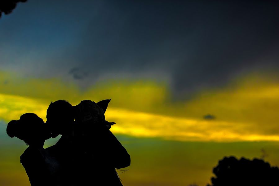 Wedding photographer Paolo Giovannini (annabellafoto). Photo of 24 June 2014