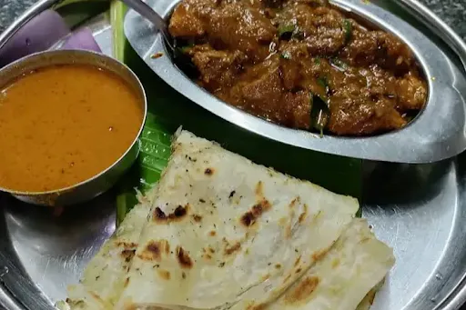 2 Kerala Parotta With Chicken Curry