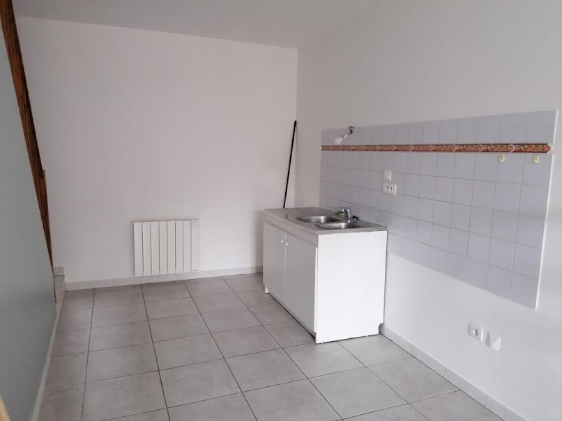 Location  appartement 2 pièces 61 m² à Viriville (38980), 515 €