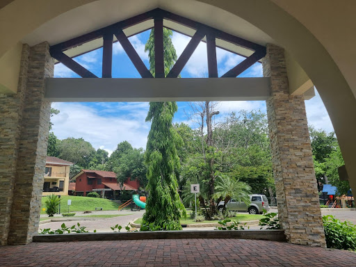 House with pool 1
