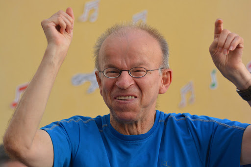 Patrick personne accueillie de L'Arche à Paris qui va courir le semi-marathon de Paris 2015 en joëlette