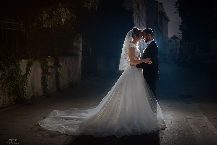 Fotografo di matrimoni Valentin Vadanoiu (vadanoiu). Foto del 11 novembre 2020