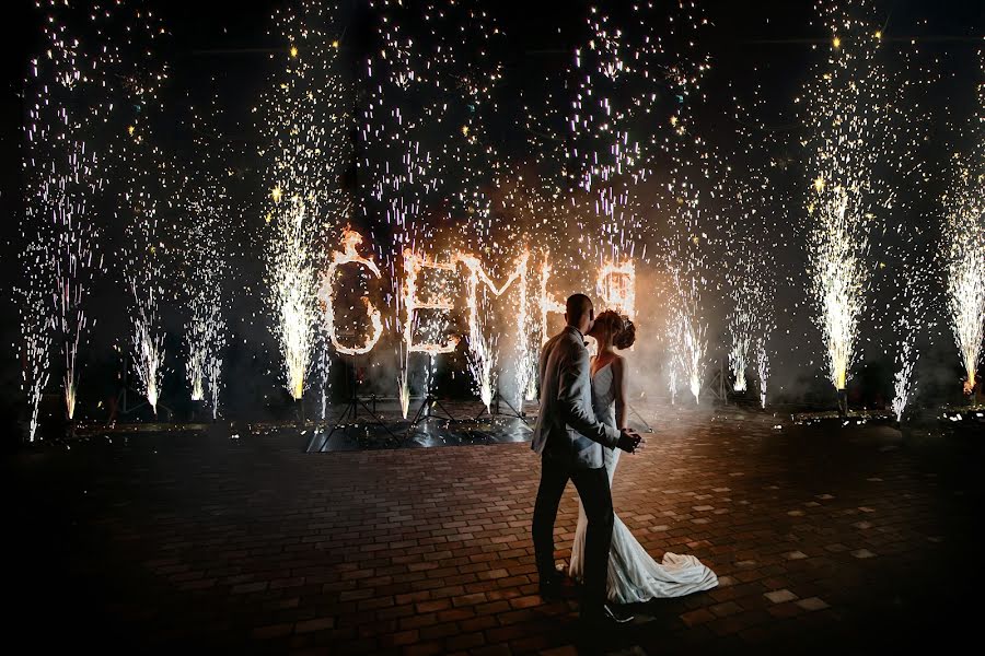 Wedding photographer Lena Astafeva (tigrdi). Photo of 20 October 2019