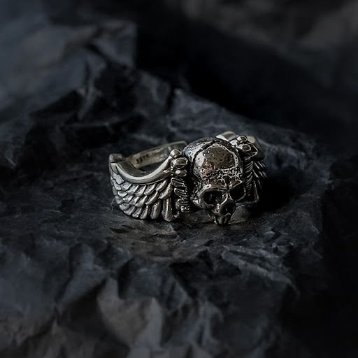 Title 1, Mens Retro Made Old Wing Skull Ring, Bold and ...