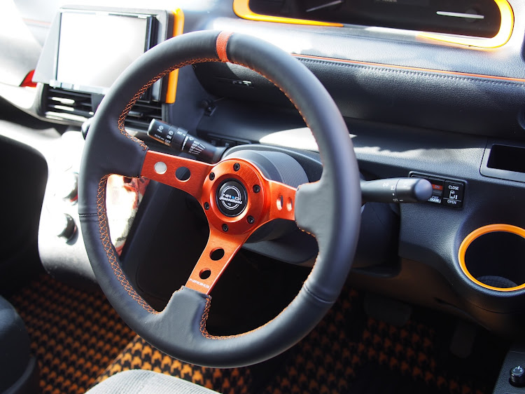 シエンタのみんなのお気に入り内装を見てみたい・NRG INNOVATIONS・モナコミラー・ジュラコンシフトノブに関するカスタム事例の投稿画像2枚目