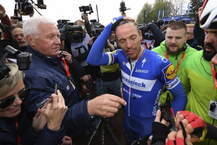 Lefevere weldra ook met 'Phil' aan tafel: "Als hij de voorhamer bovenhaalt aan de onderhandelingstafel zal het simpel zijn..."