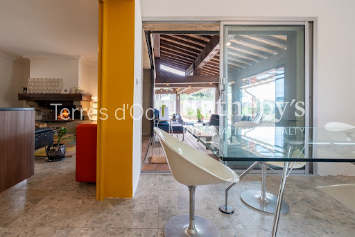 Maison avec piscine et jardin 5