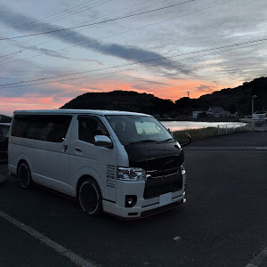 ハイエースバン TRH200V