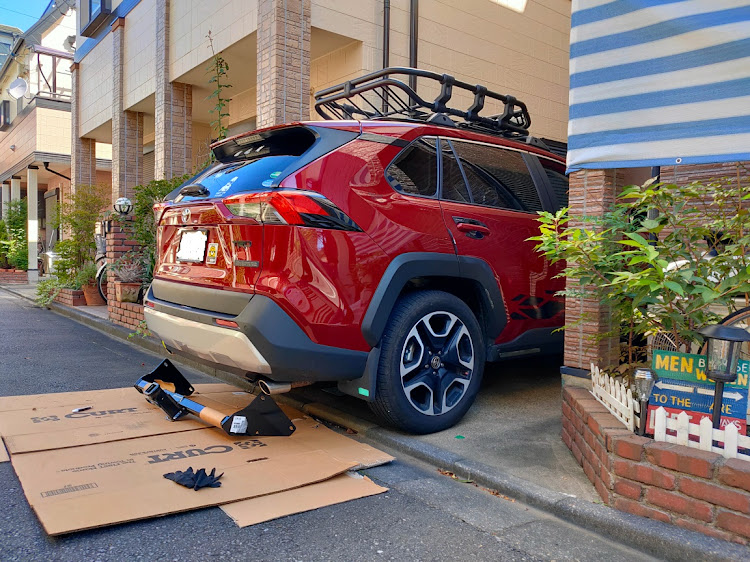 RAV4のヒッチメンバー取付・牽引フック・curt製 ヒッチメンバー・13416に関するカスタム事例の投稿画像1枚目