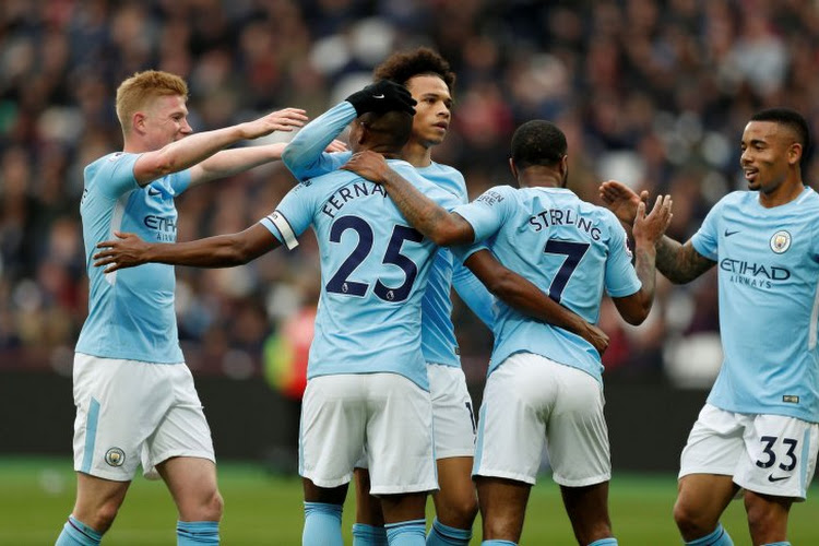 Kampioen Man City blijft maar knallen en evenaart nú al zegerecord van Chelsea