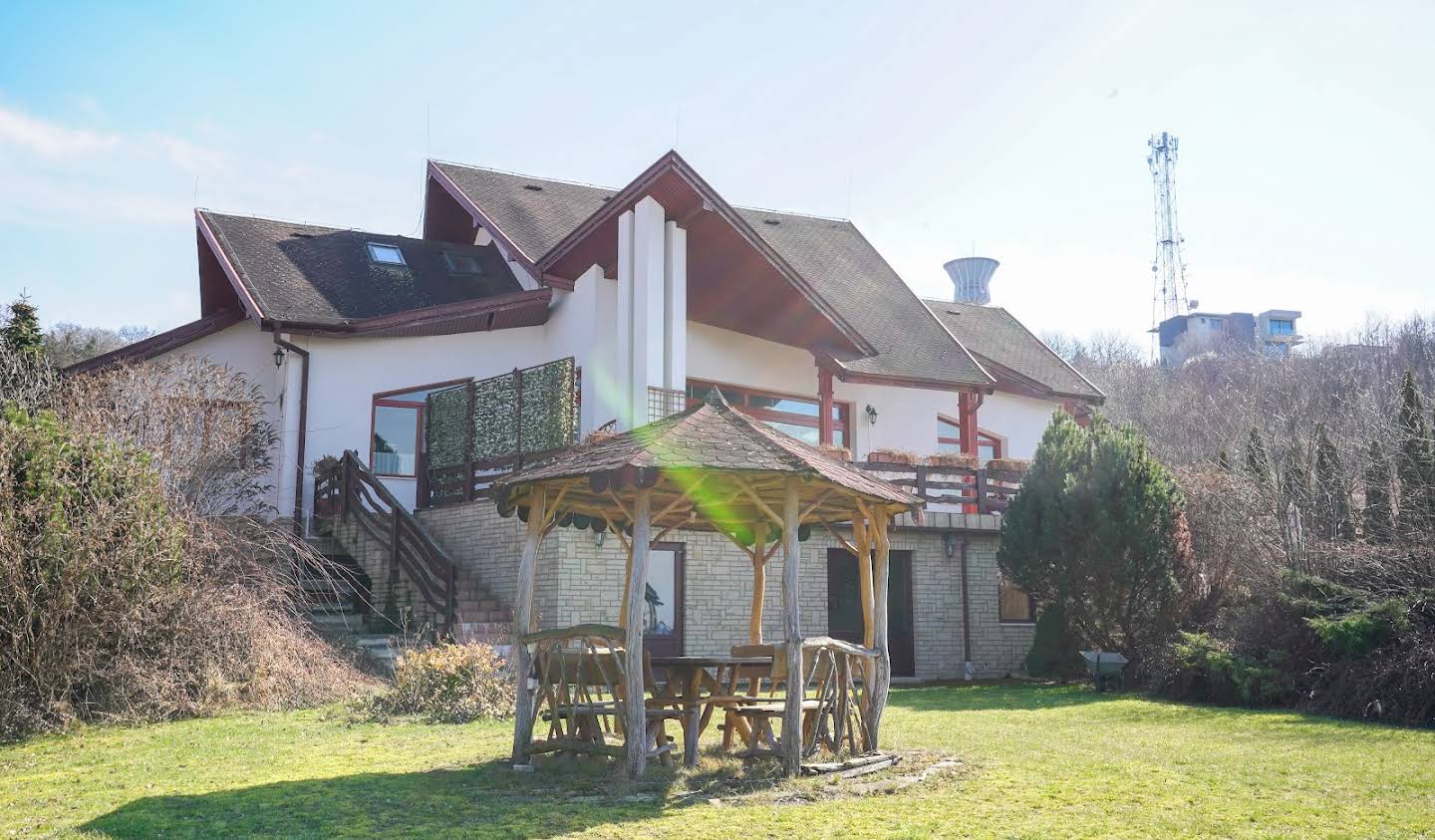 Villa with terrace Târgu Mureș