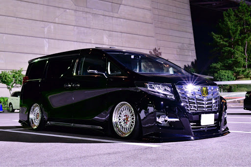 気になる新型アルファードの価格は グレード別に紹介します Cartuneマガジン