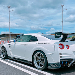 NISSAN GT-R R35