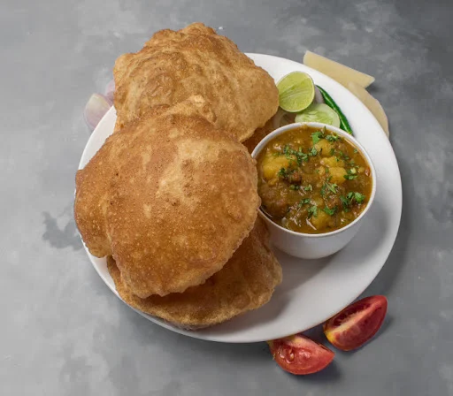 4 Puri + Aloo Curry