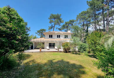 House with pool and terrace 2