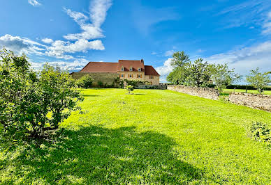 Propriété avec jardin 1