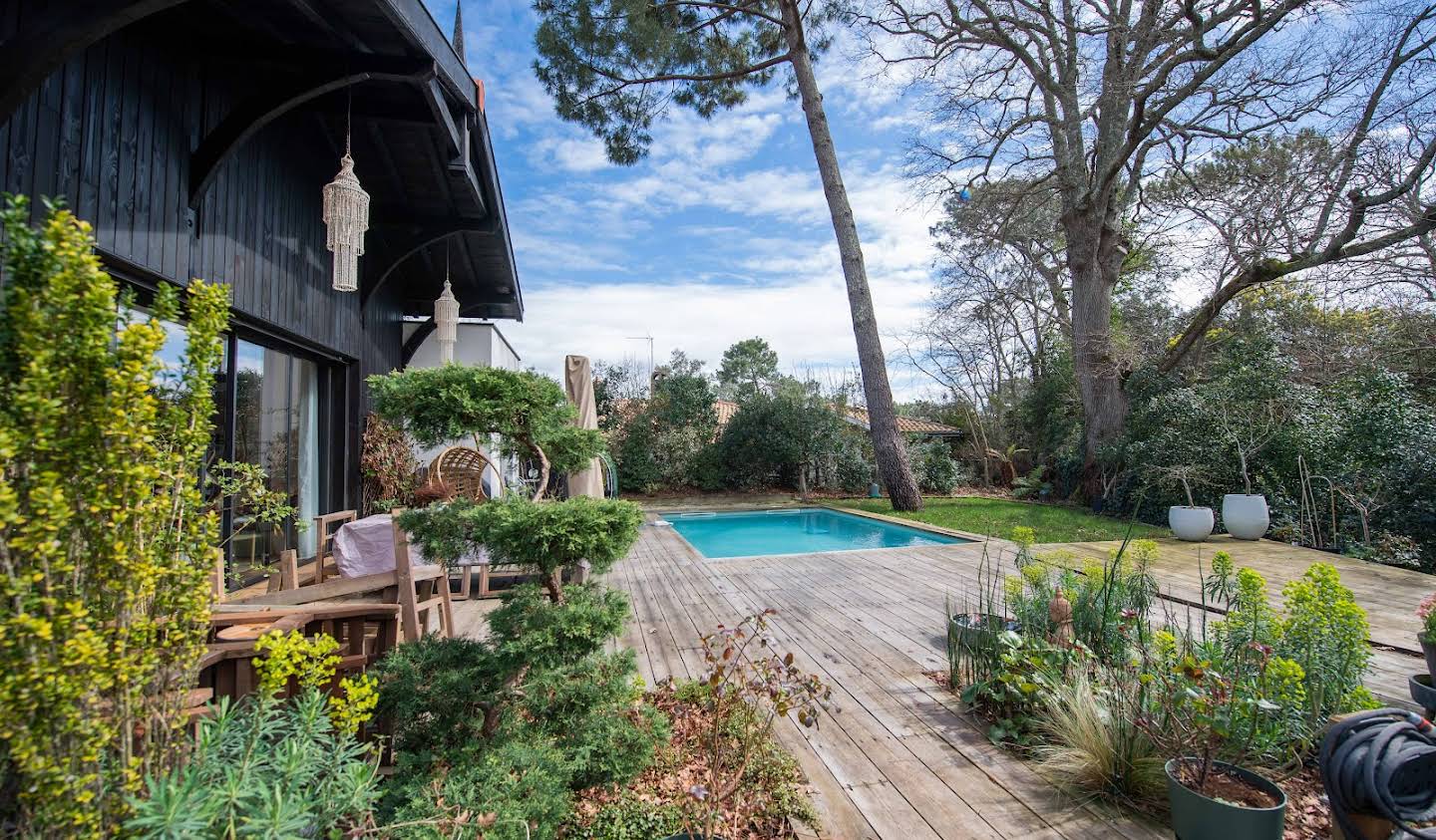 Villa with pool and garden Arcachon