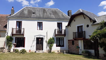 maison à Saint-Priest-les-Fougères (24)